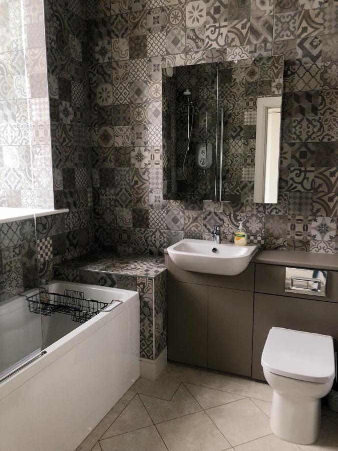 Inverness Great Glen Town House, 5 Minute Drive From Town Centre Екстер'єр фото
