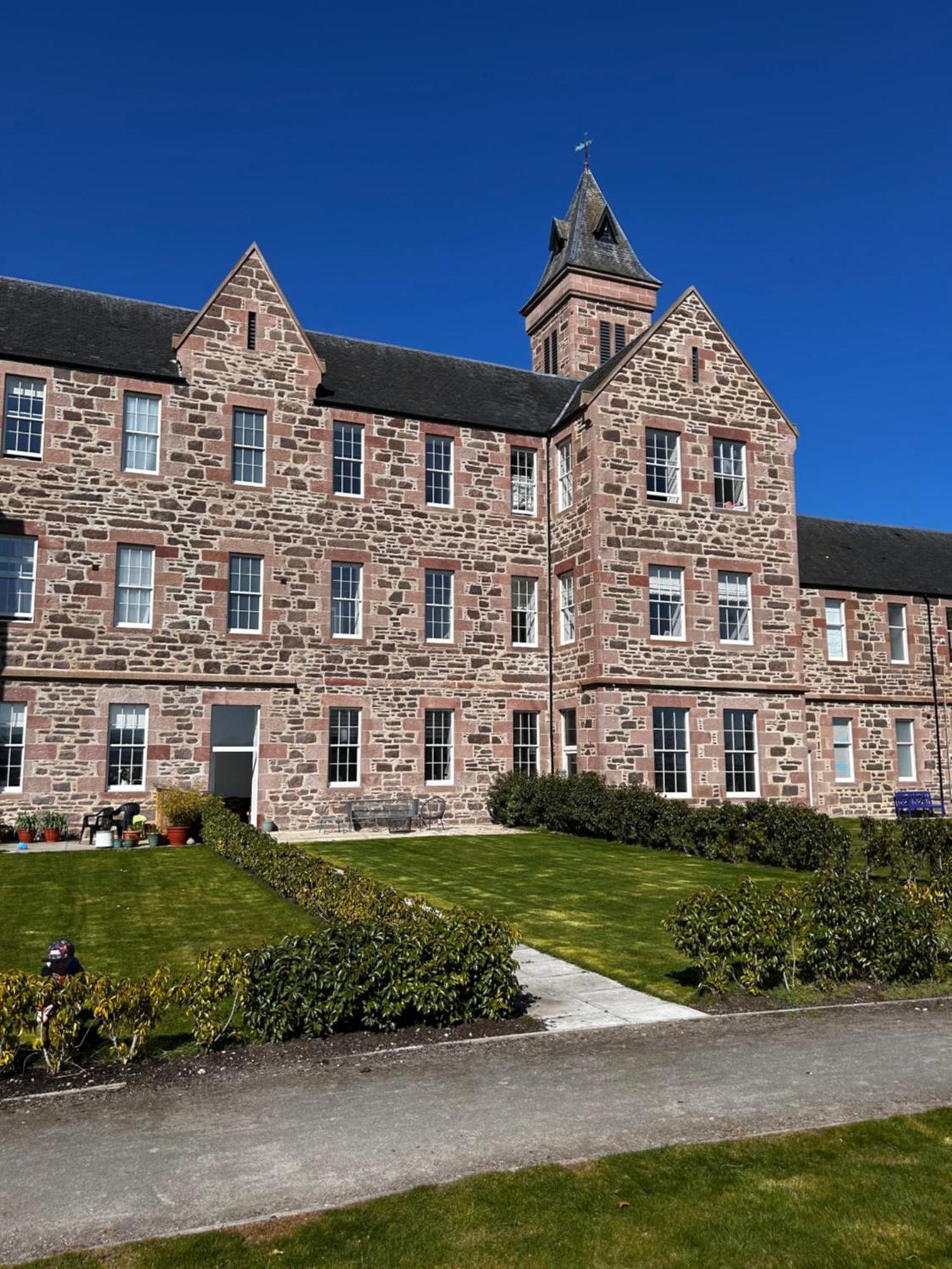 Inverness Great Glen Town House, 5 Minute Drive From Town Centre Екстер'єр фото