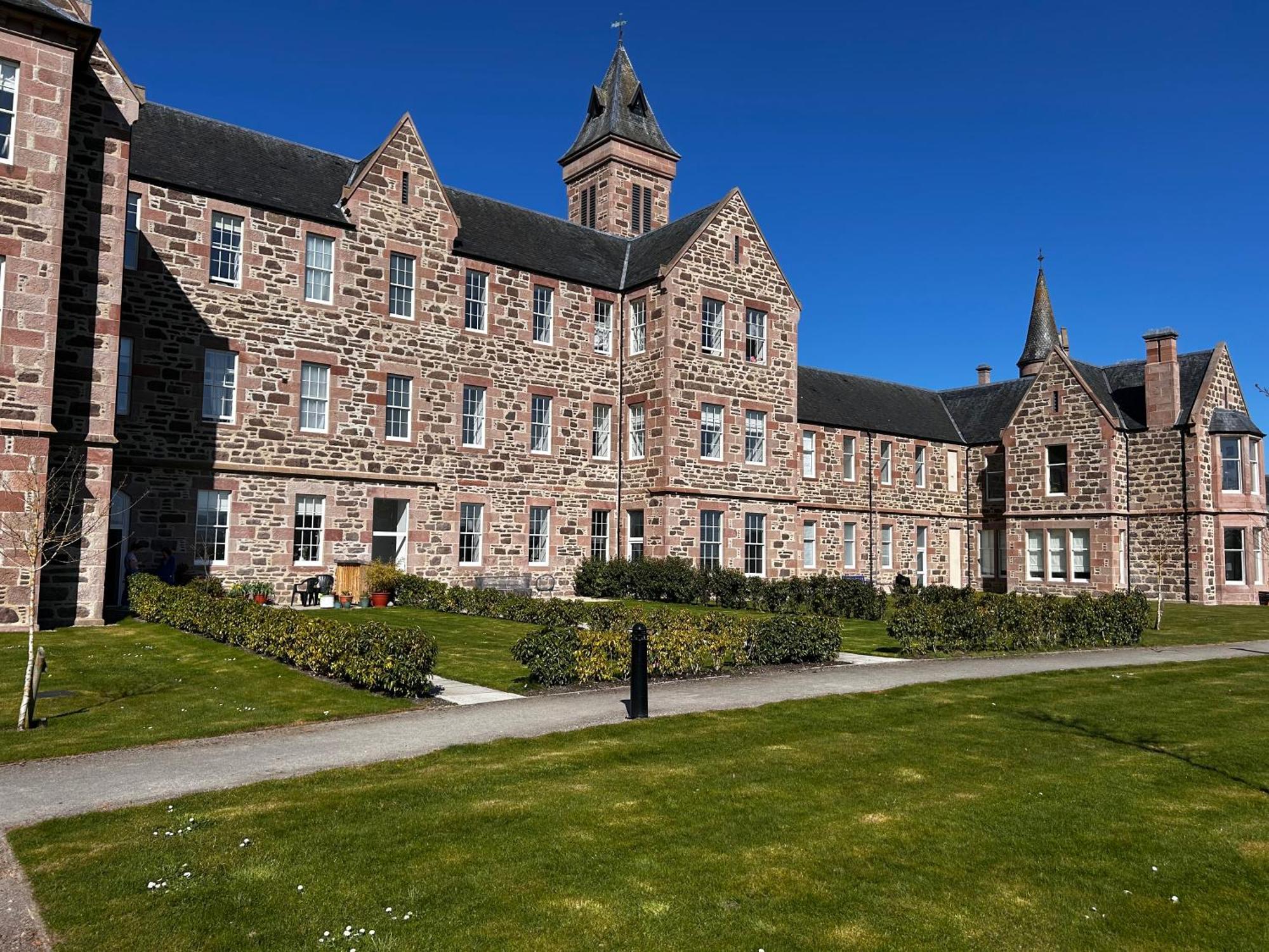 Inverness Great Glen Town House, 5 Minute Drive From Town Centre Екстер'єр фото