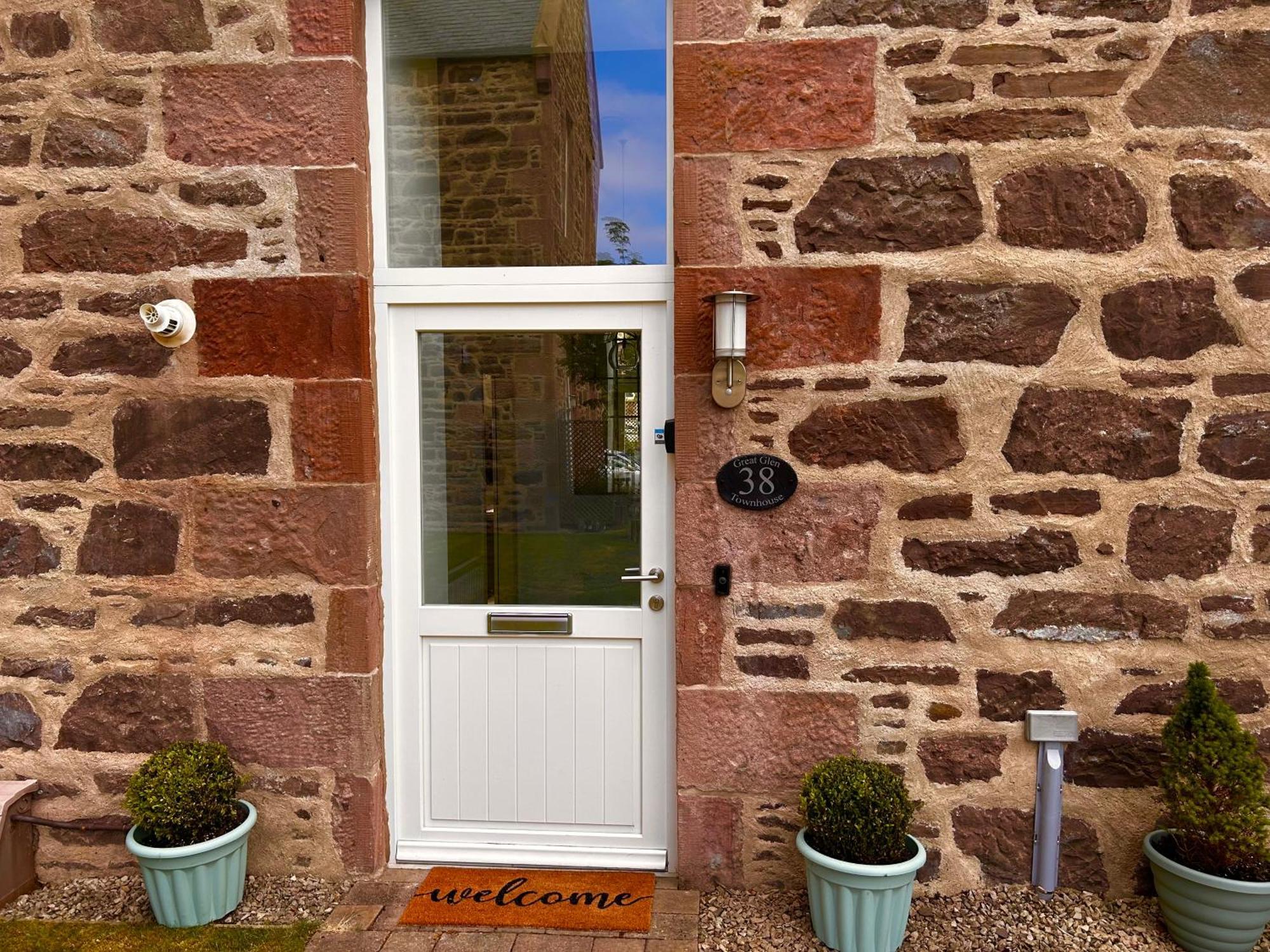 Inverness Great Glen Town House, 5 Minute Drive From Town Centre Екстер'єр фото